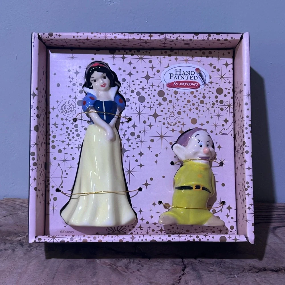 Disney Princess 85th Anniversary Snow White and Dopey Salt & Pepper Shakers NWTS